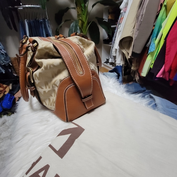 Michael Kors Black Signature Brookville Bowling Bag Purse - Picture 2 of 10